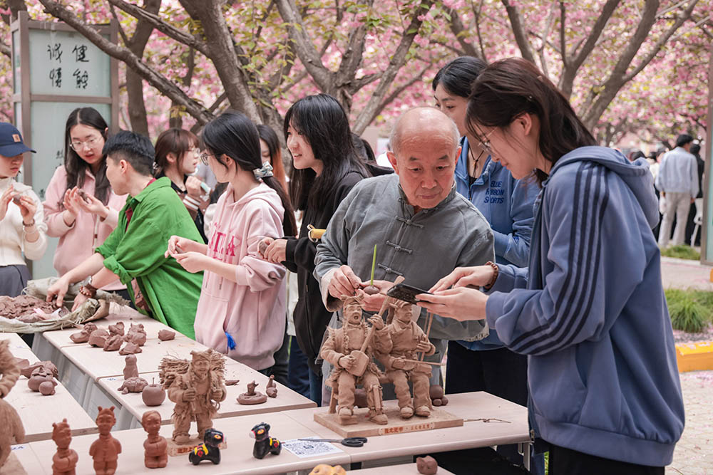 西京学院樱韵如诗 三秦文化润育青春大课堂-中共西京学院党委宣传部